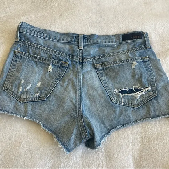 AGOLDE Parker Light Wash Distressed Cutoff Jean Shorts | 26