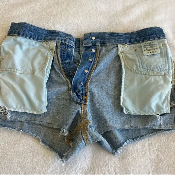 AGOLDE Parker Light Wash Distressed Cutoff Jean Shorts | 26