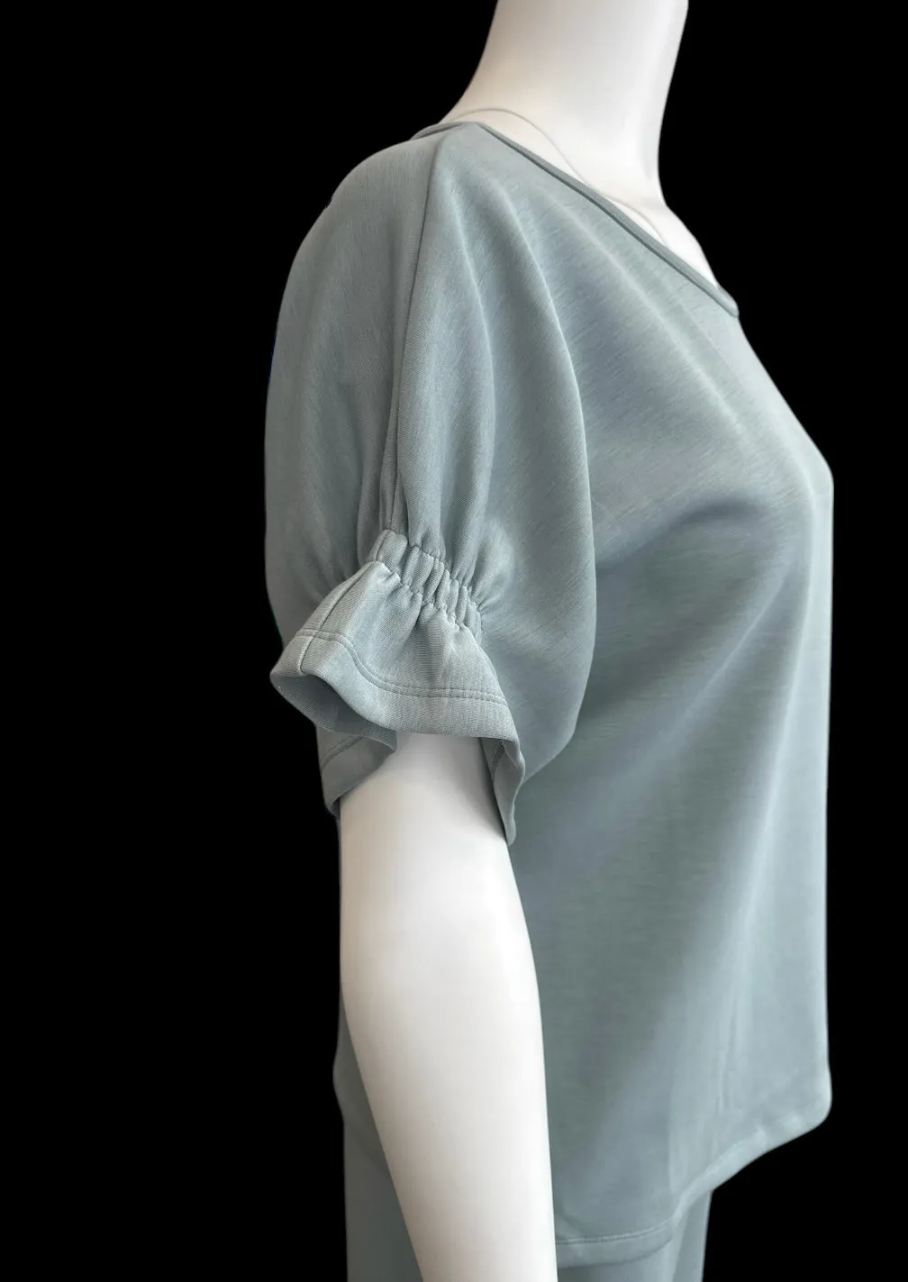 Air Essential Elastic Sleeve Top
