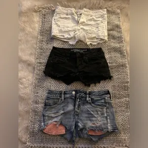 American Eagle Distressed Shortie Shorts Short Lot.  Three pair!! Size 4