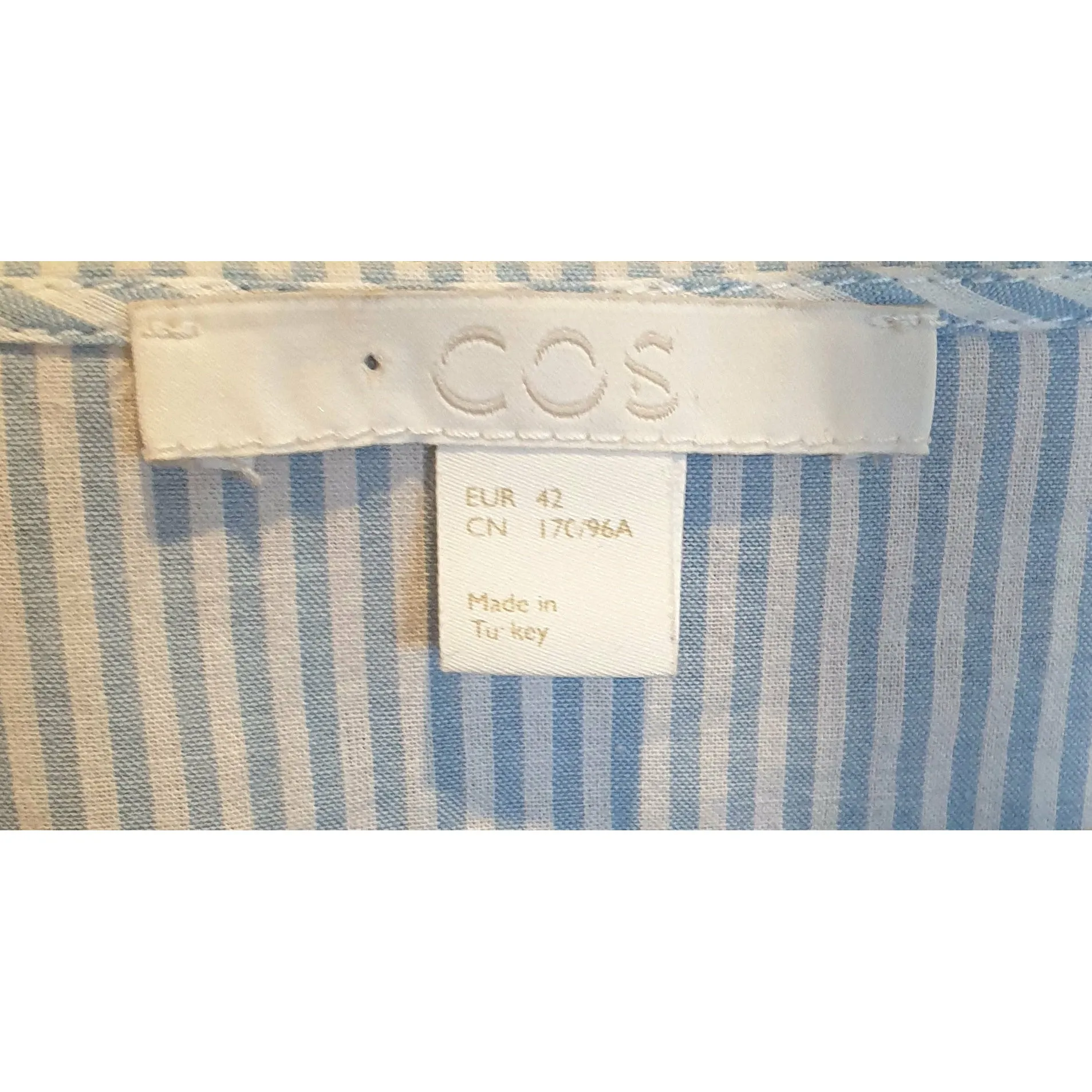 Cos pre-owned white and blue fine striped shirt with front elasticated detail size 42 (best fits size 16)