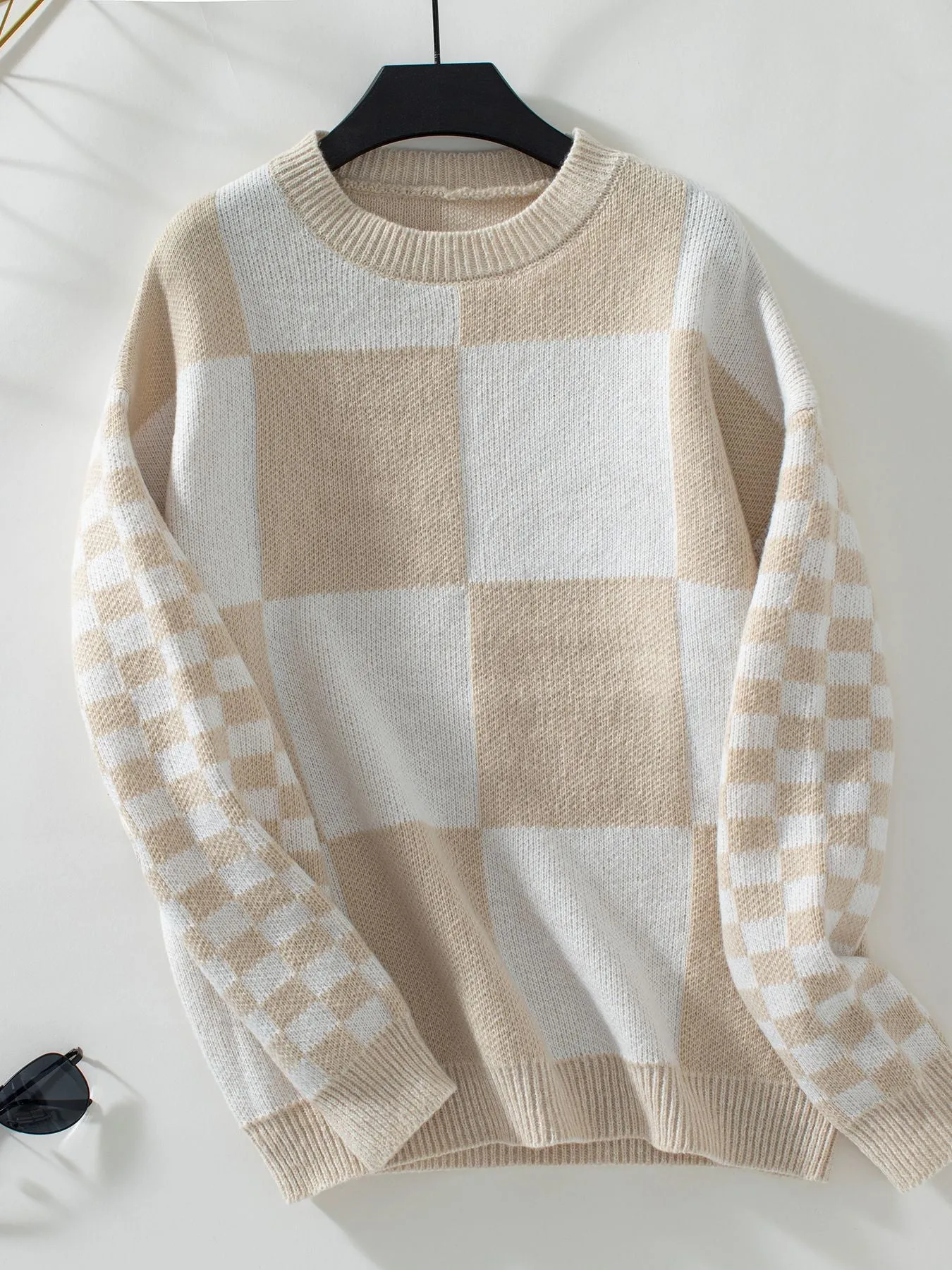 Elegant Women's Sweater with Fashionable Checked Design