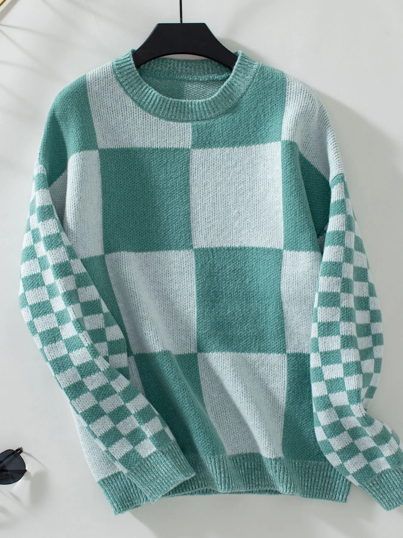 Elegant Women's Sweater with Fashionable Checked Design