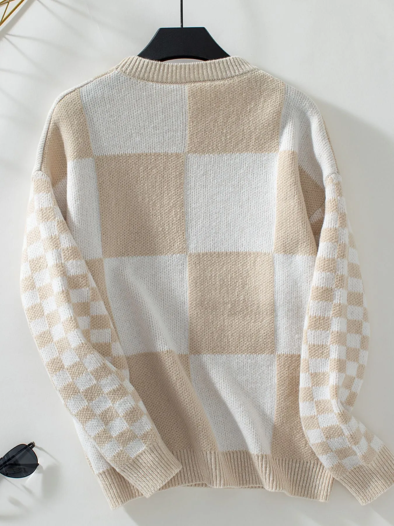 Elegant Women's Sweater with Fashionable Checked Design