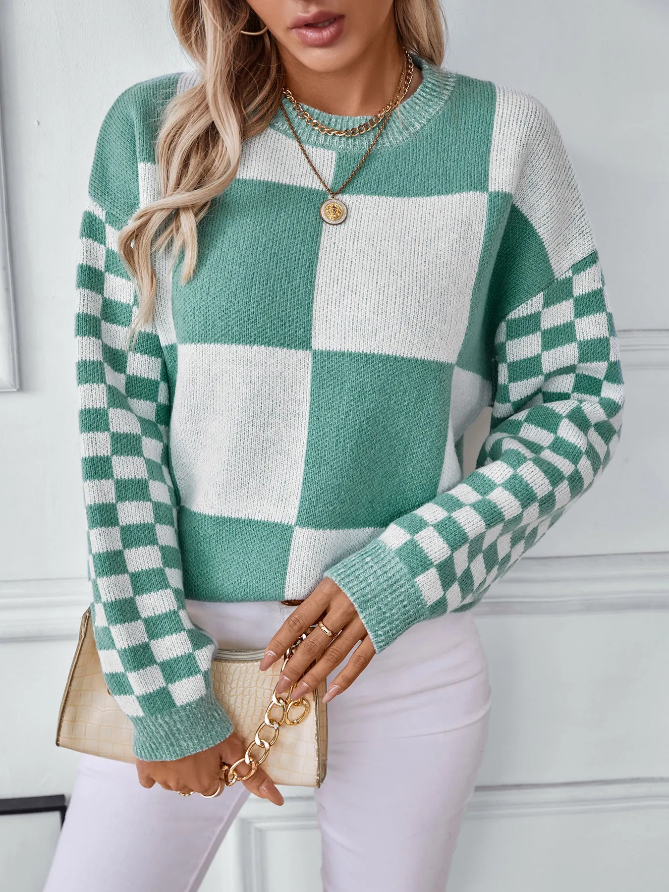 Elegant Women's Sweater with Fashionable Checked Design