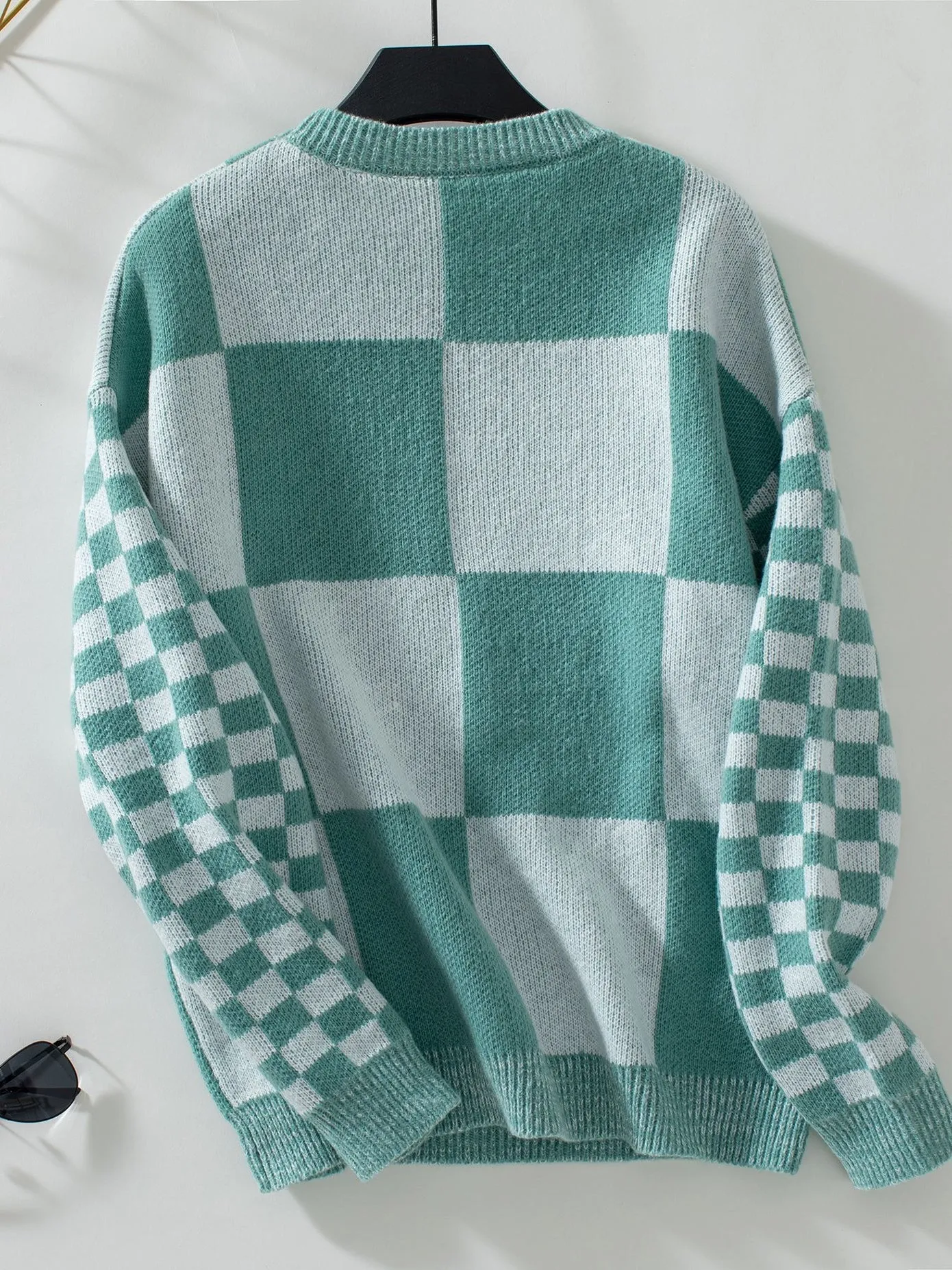 Elegant Women's Sweater with Fashionable Checked Design