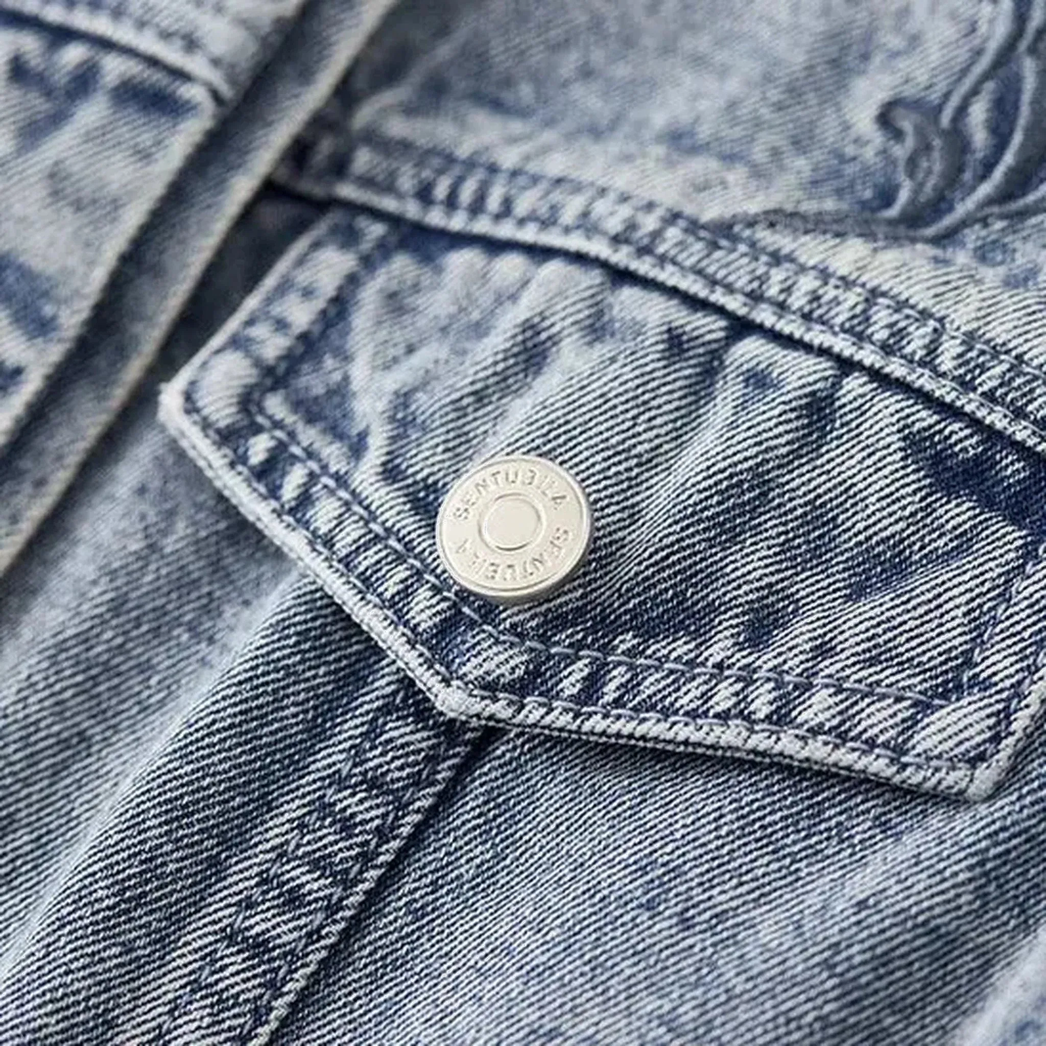 Light stonewashed style women's denim jacket