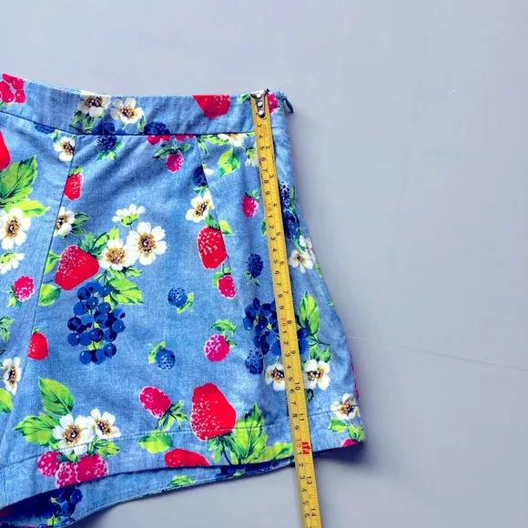 Love Moschino Shorts Women 6 Fruit Strawberry Summer Print 100% Cotton