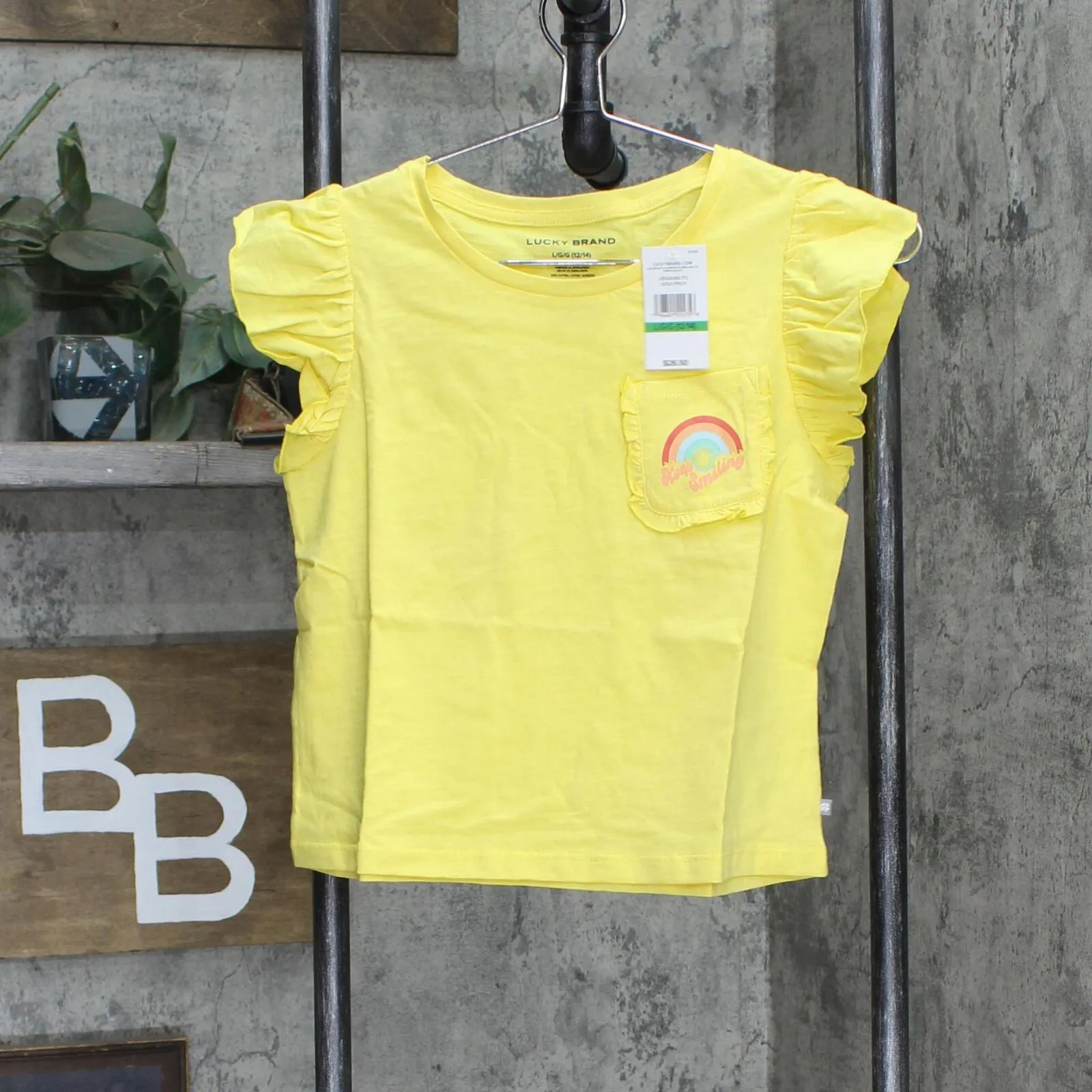 Lucky Brand Girls Short Sleeve Boxy Fit Graphic T-Shirt Gold Finch Smile 12-14