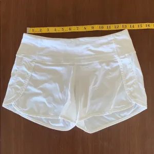 Lululemon Bright White Speed Up 4” Shorts 4