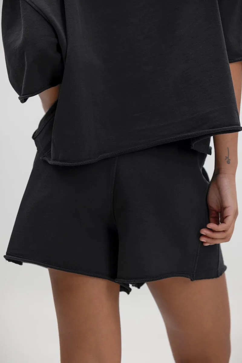 Mid Rise Short Black