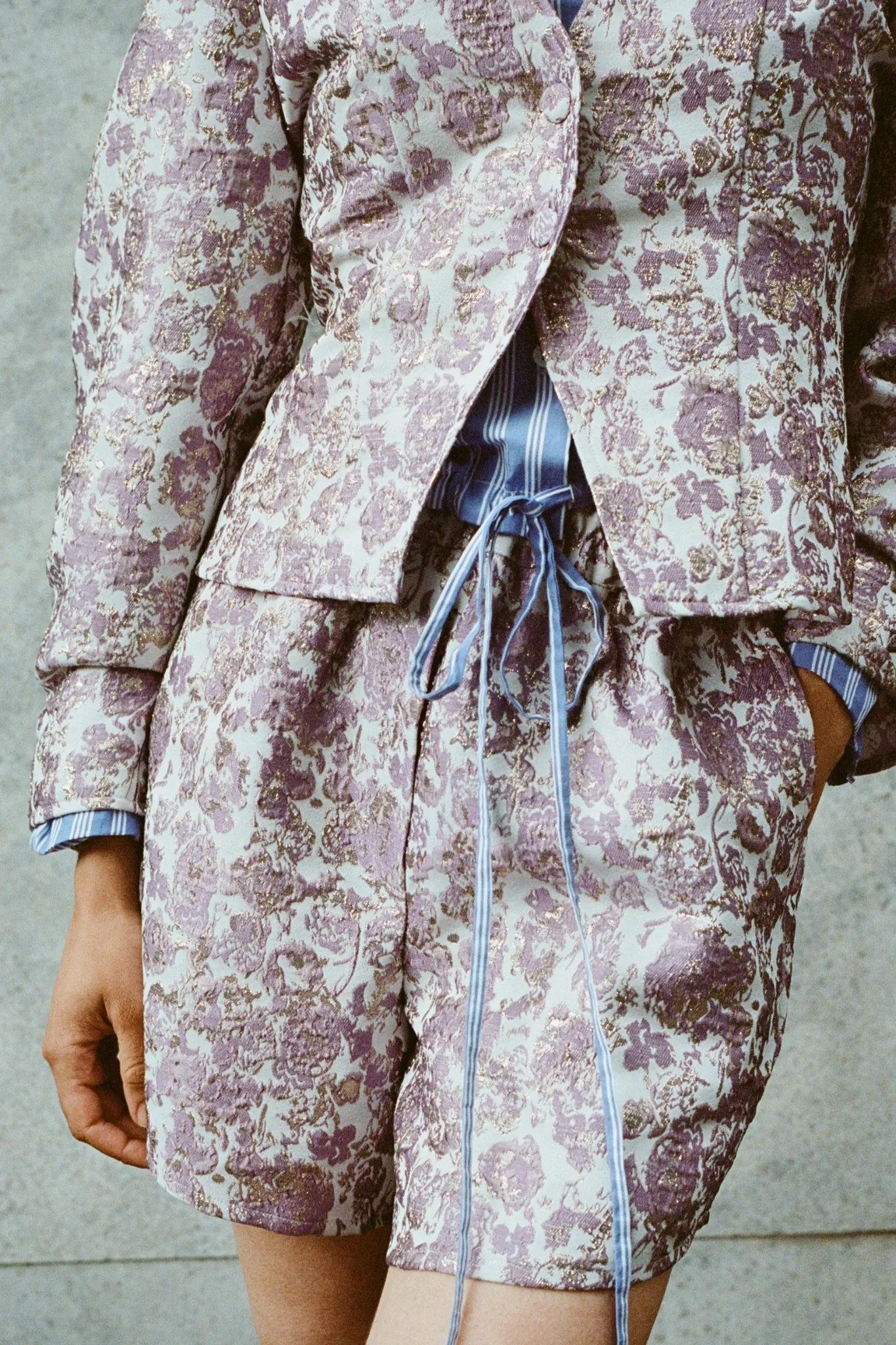 NELA SHORT - GOLDEN PURPLE ROSE