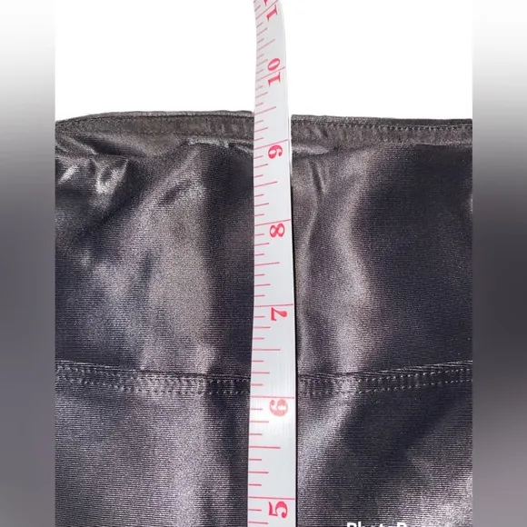 New Koral Women’s High Rise Shorts XS