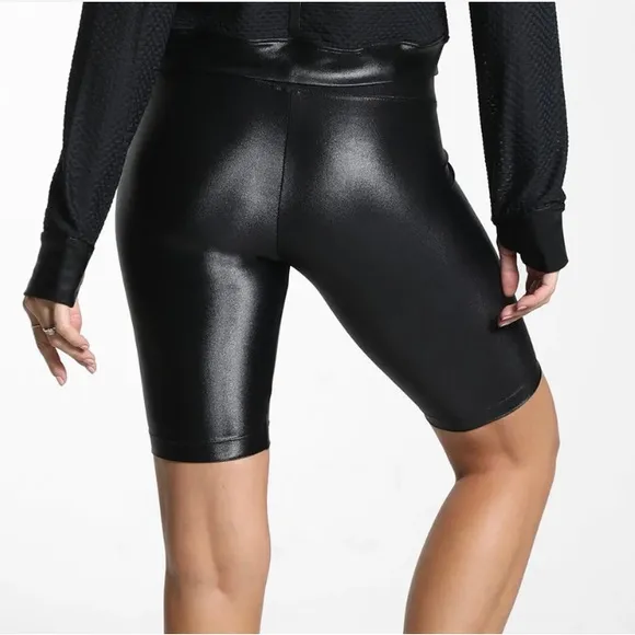 New Koral Women’s High Rise Shorts XS