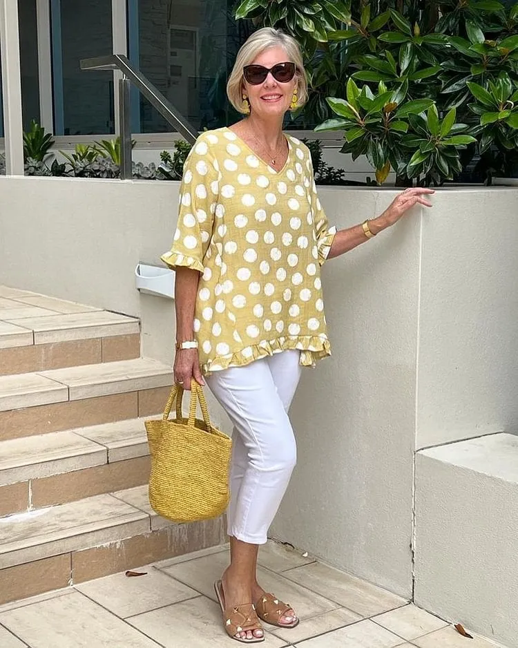 Noemi - V-Neck Printed Top