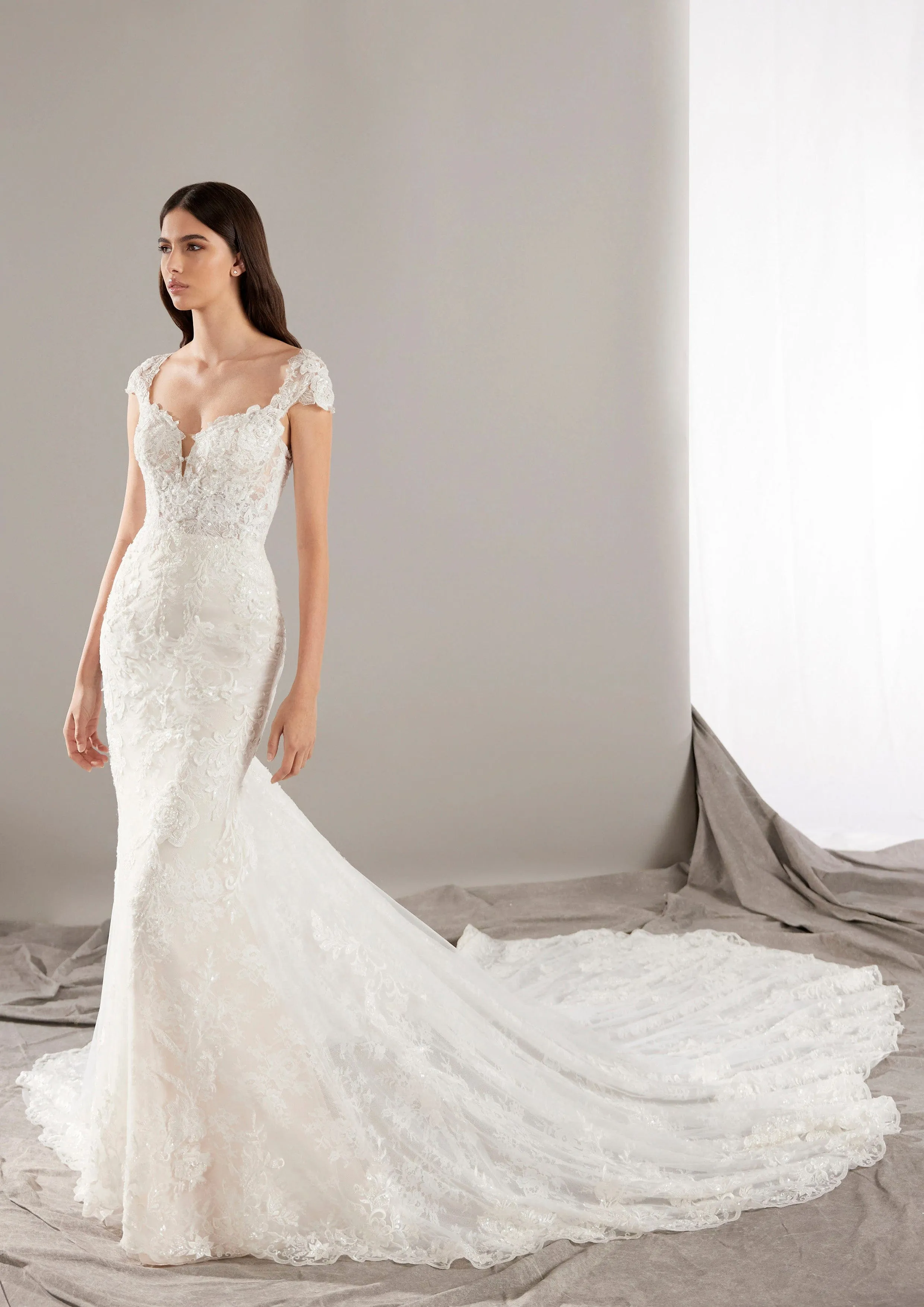 Pronovias: Turan