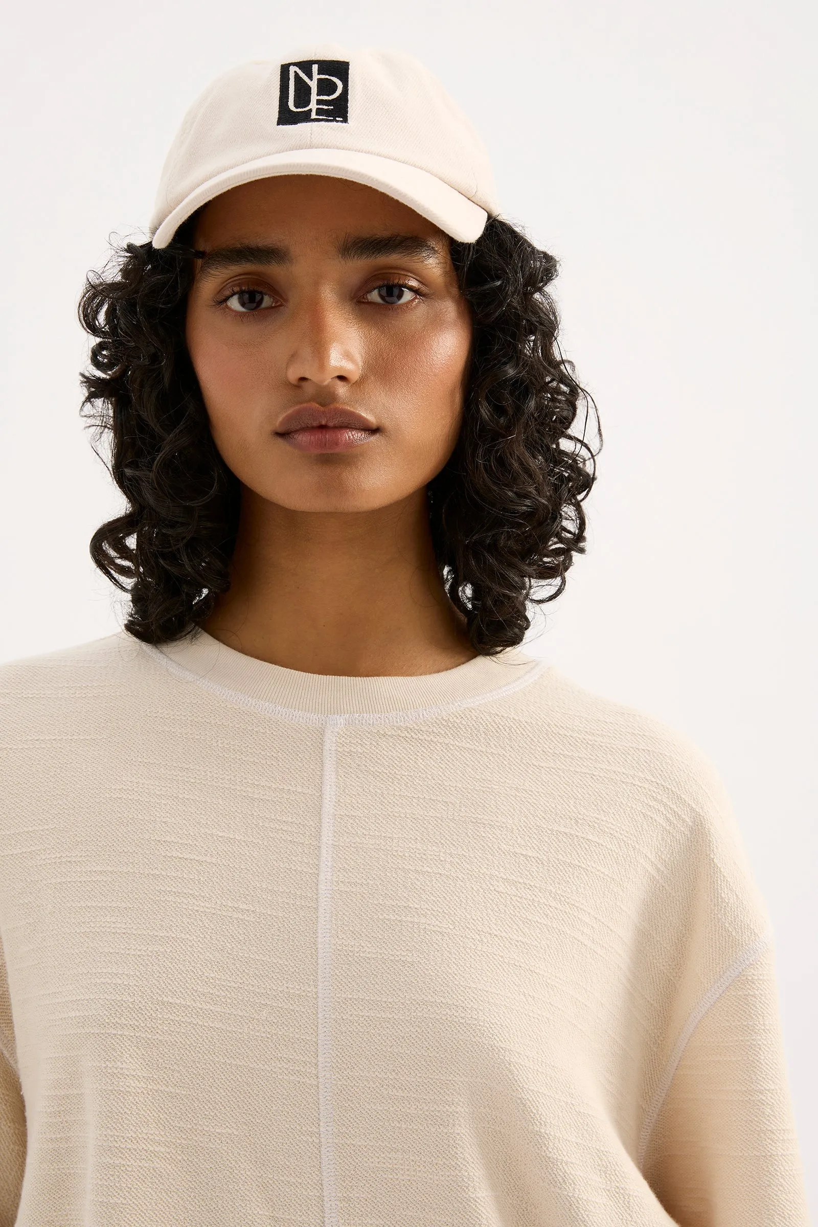 SUTTON TEE