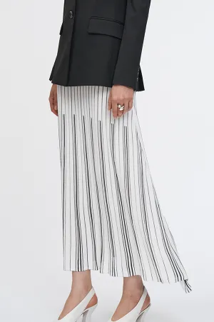 Variegated Pleat Skirt in Off White