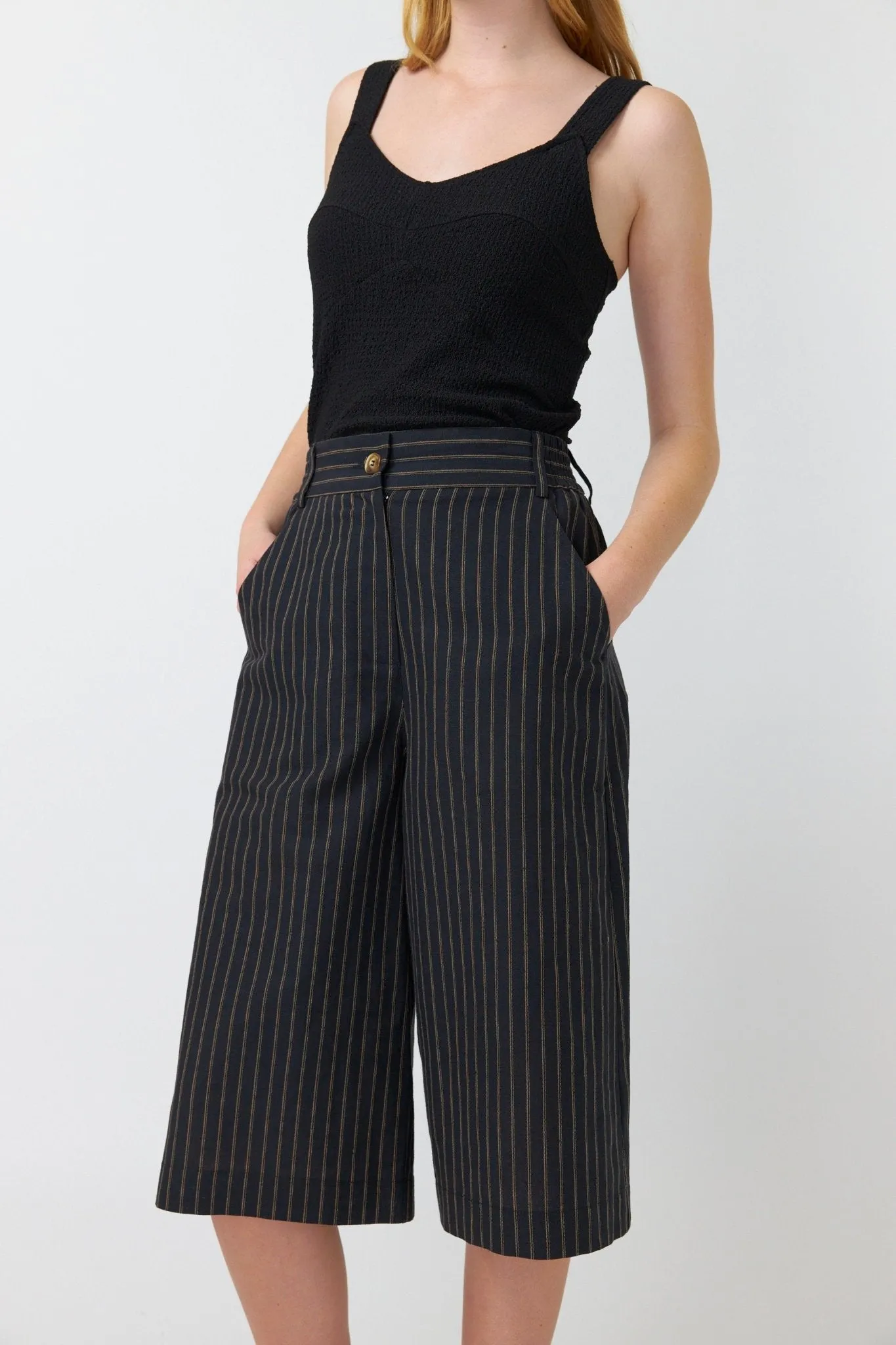 Veda Shorts | Black