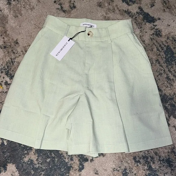 WeWoreWhat Trouser Shorts in Fog Green size 0 NWT