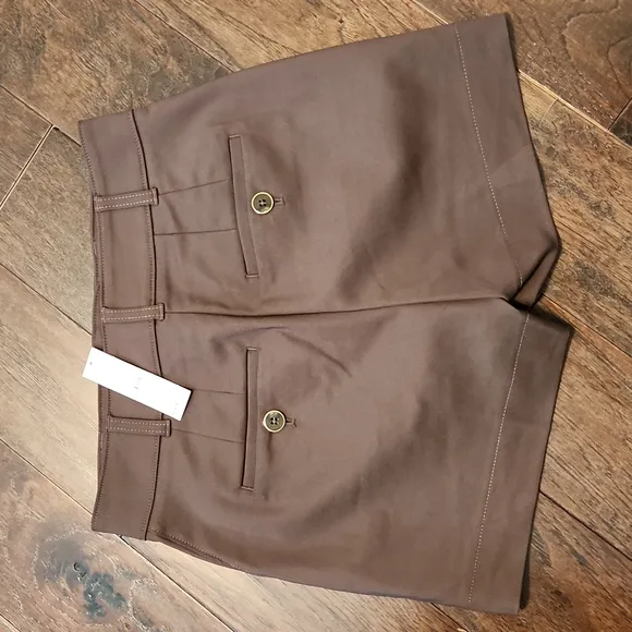WHITE HOUSE BLACK MARKET DARK BROWN HIGH RISE 4 INCH CARGO SHORTS SIZE 0 NWT