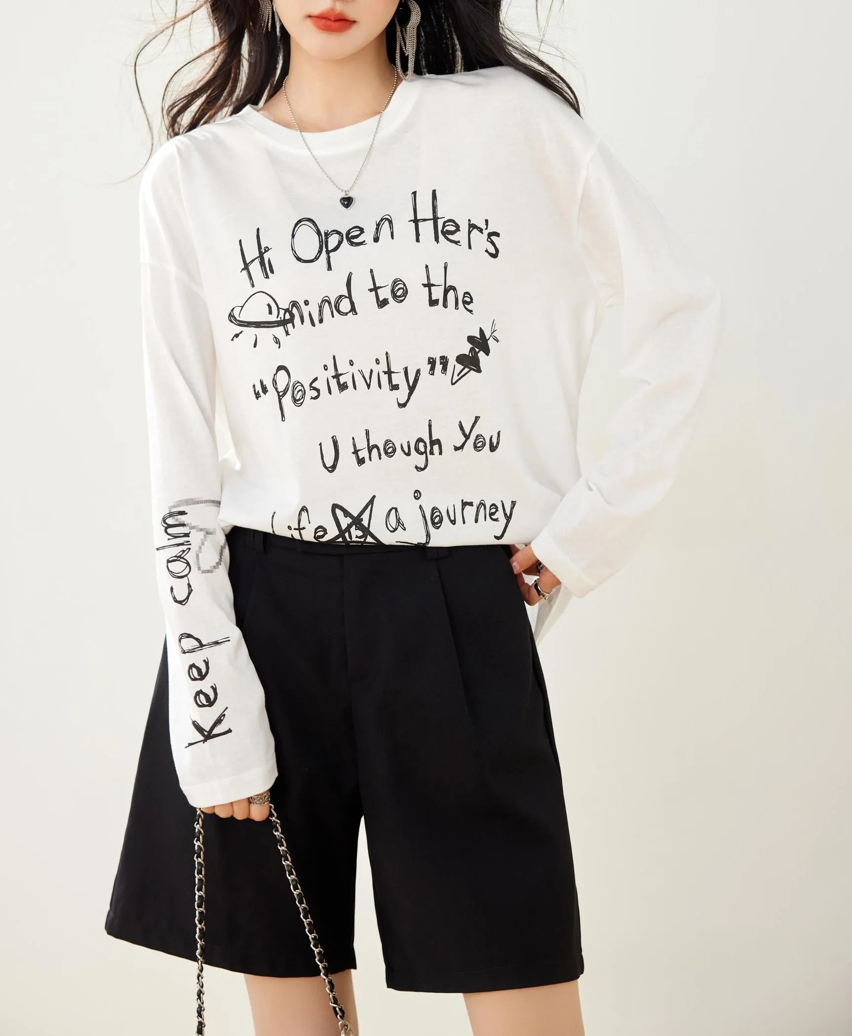 White T-Shirt with Graffiti and Round Neck Design
