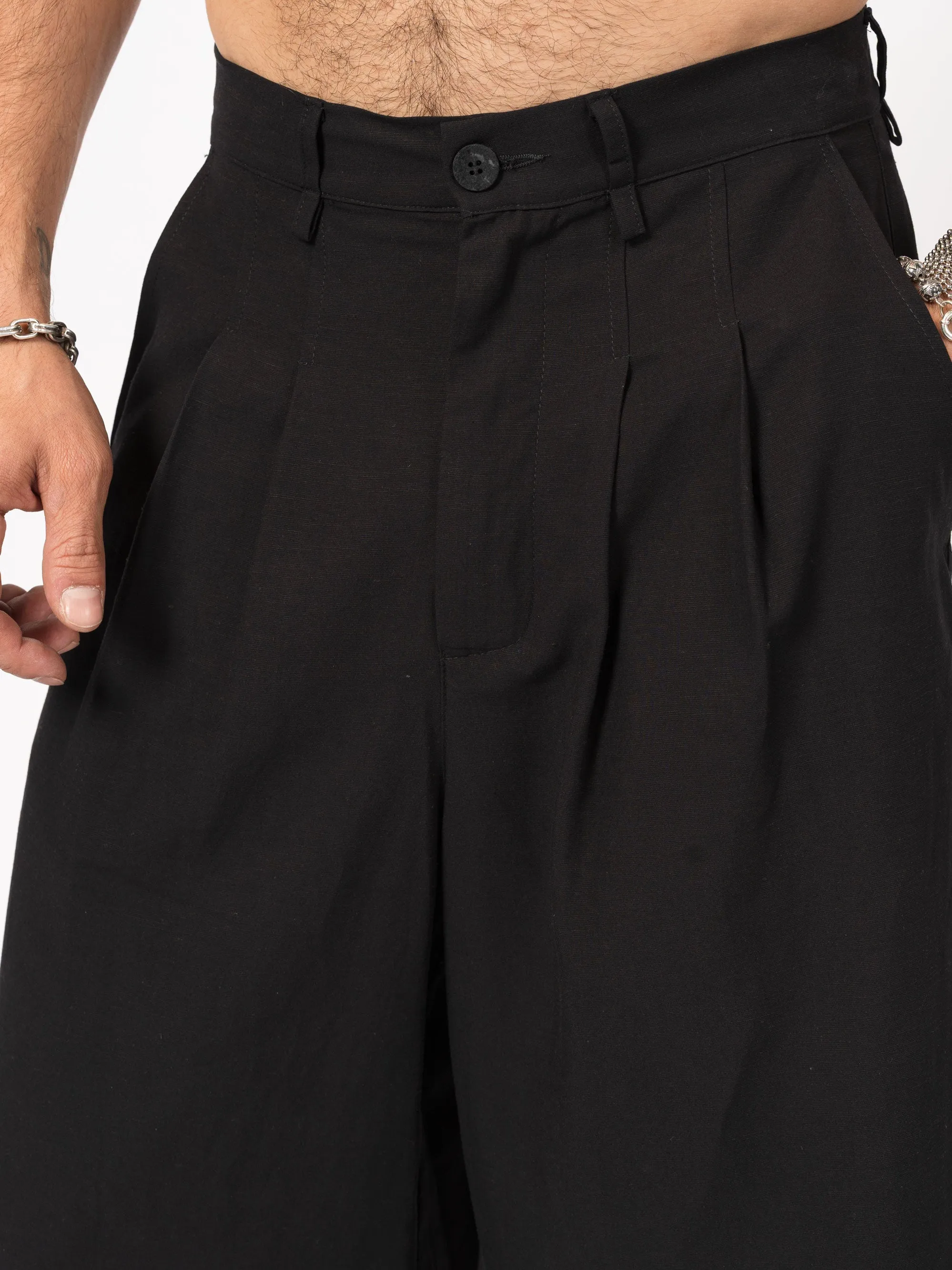 Wide-Leg Pleated  Shorts