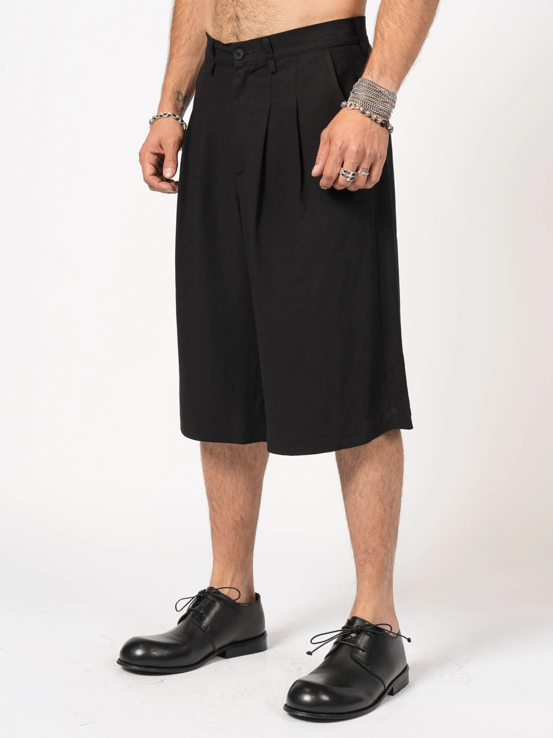 Wide-Leg Pleated  Shorts